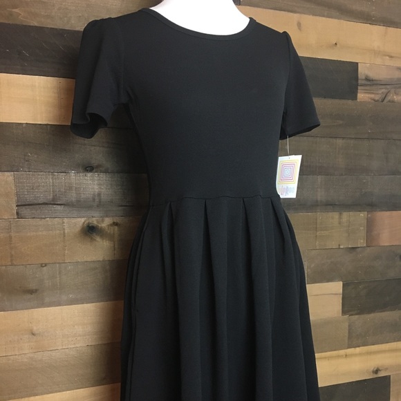 LuLaRoe Dresses & Skirts - Amelia dress